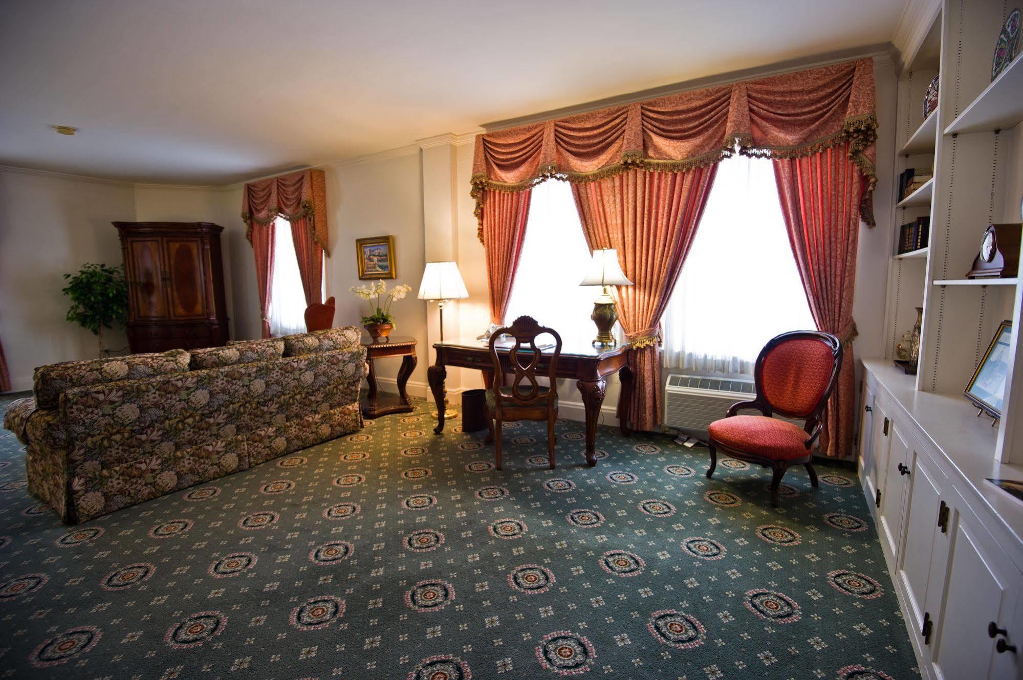 The Yorktowne Hotel, Tapestry Collection By Hilton Eksteriør billede